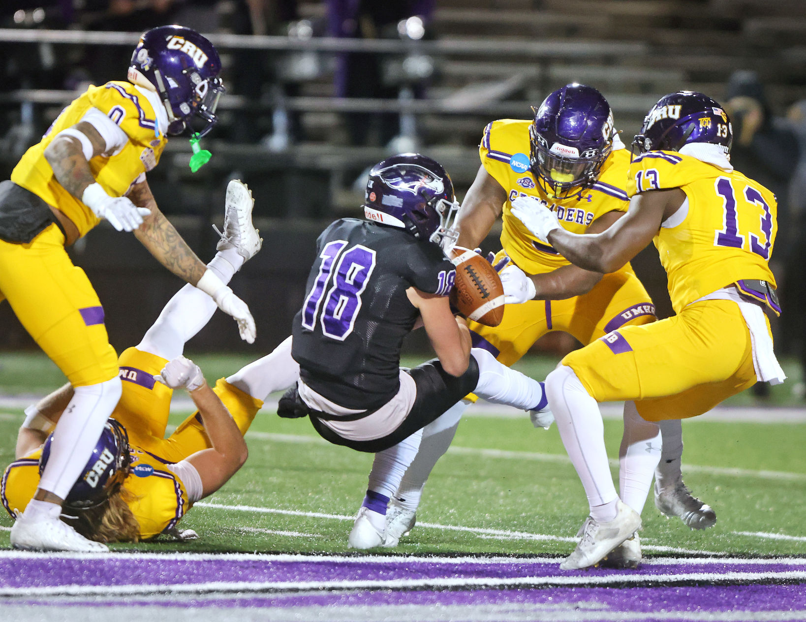 JVG_211213_UWFB08